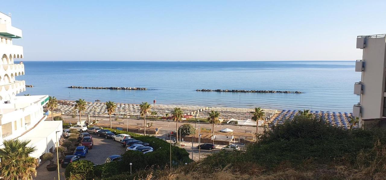 Tramonto Sul Mare Bed & Breakfast Термоли Екстериор снимка