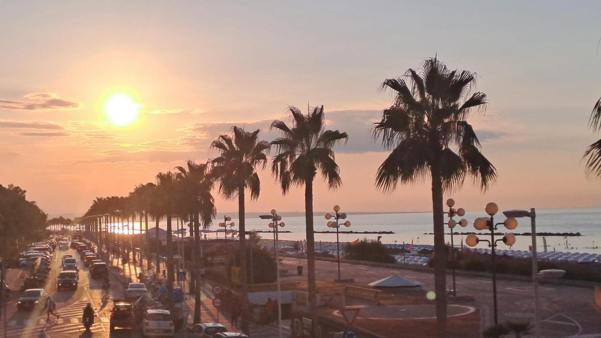 Tramonto Sul Mare Bed & Breakfast Термоли Екстериор снимка